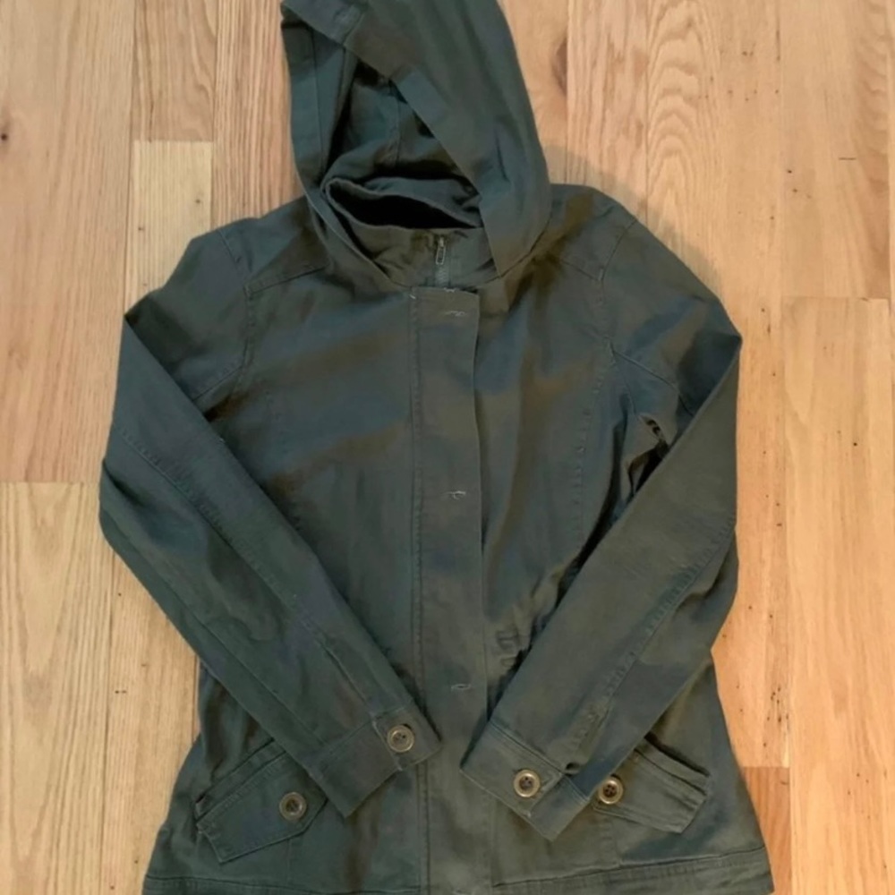 NWT olive green fall weight jacket.